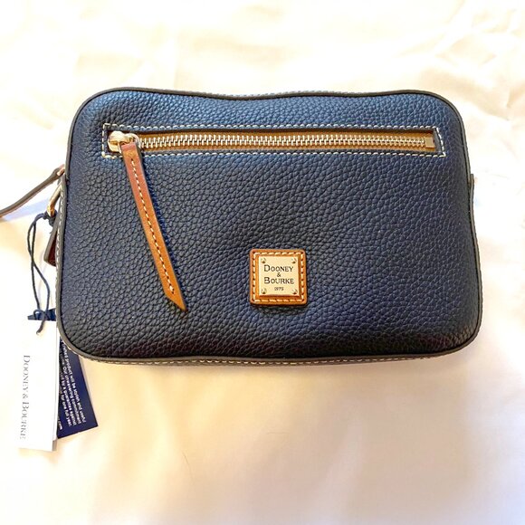 Dooney & Bourke Camera Zip Crossbody Bag. New. Authentic. - Picture 2 of 11